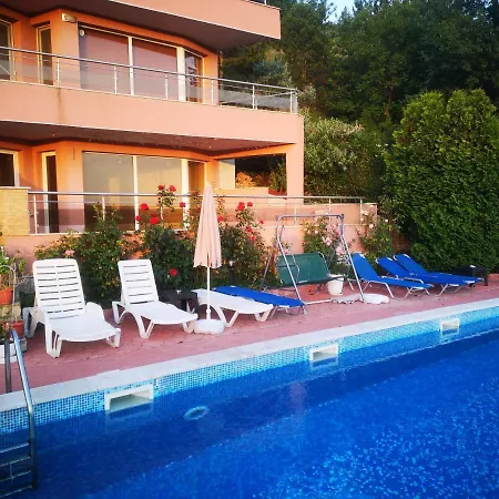 Appartement Complex Karia Iv